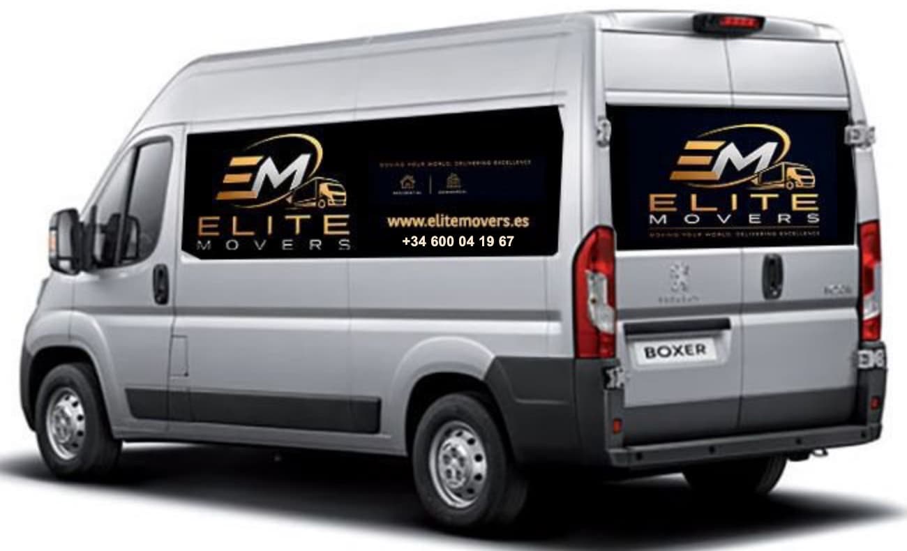 Vehículo rotulado de Elite Movers